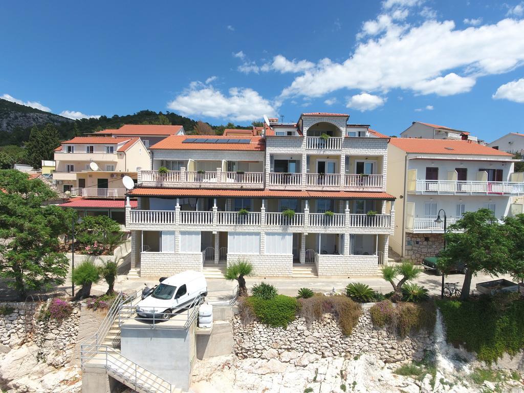 Superb Beachfront Luxury Seaview With Private Beach Milna  Exterior photo