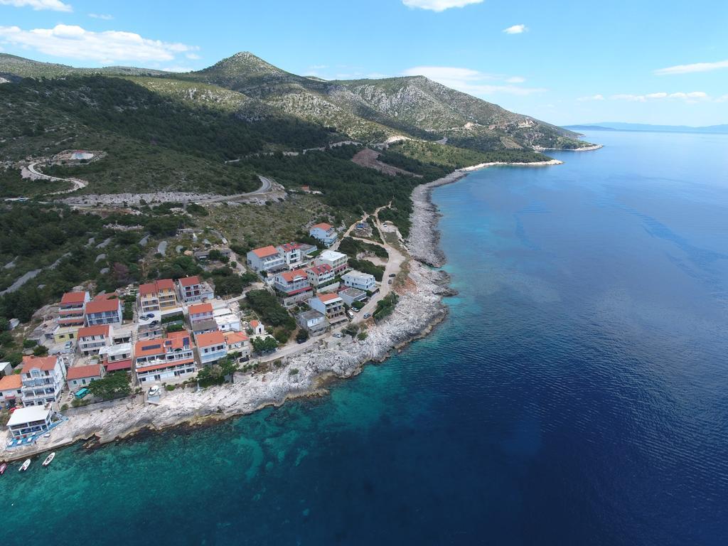 Superb Beachfront Luxury Seaview With Private Beach Milna  Exterior photo