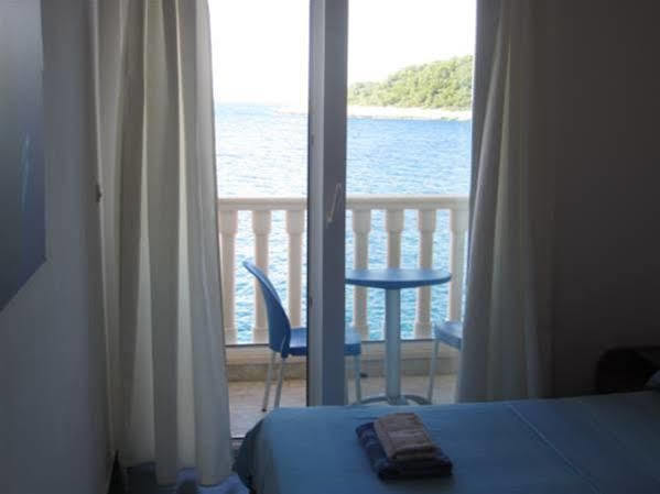 Superb Beachfront Luxury Seaview With Private Beach Milna  Exterior photo