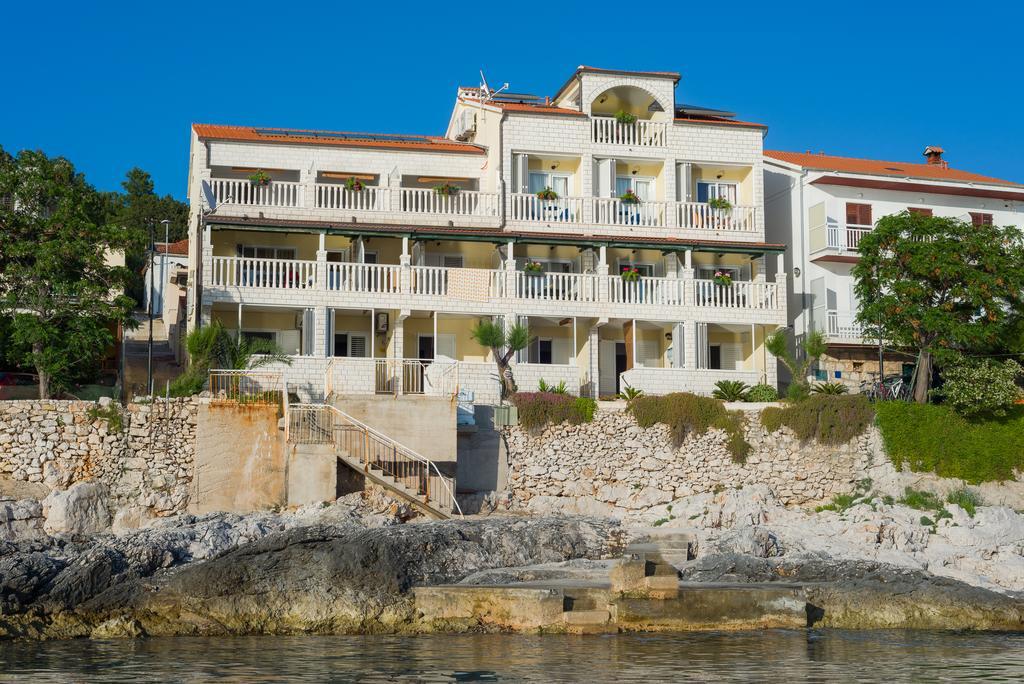 Superb Beachfront Luxury Seaview With Private Beach Milna  Exterior photo